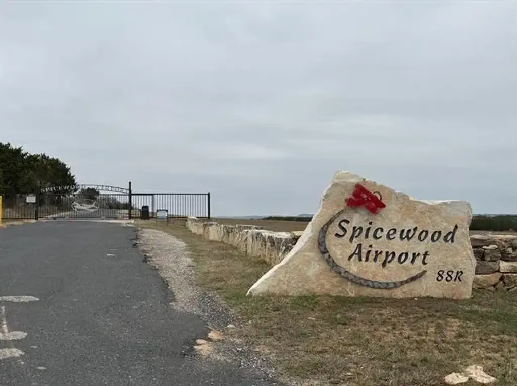 712 Coventry Road, Spicewood