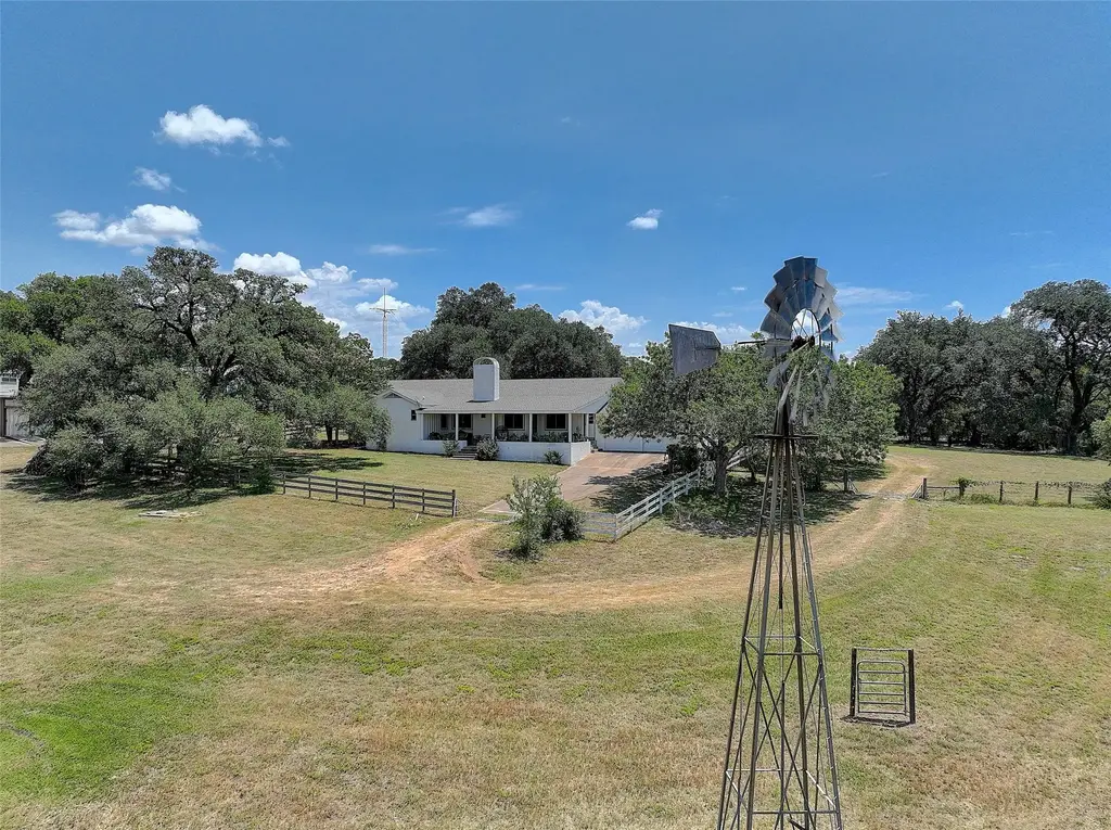 5715 Texas 159 Highway, La Grange