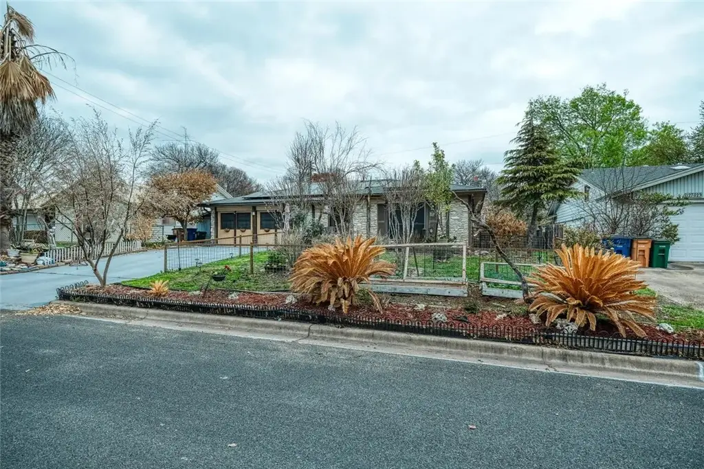 2704 Clarkdale Lane, Austin