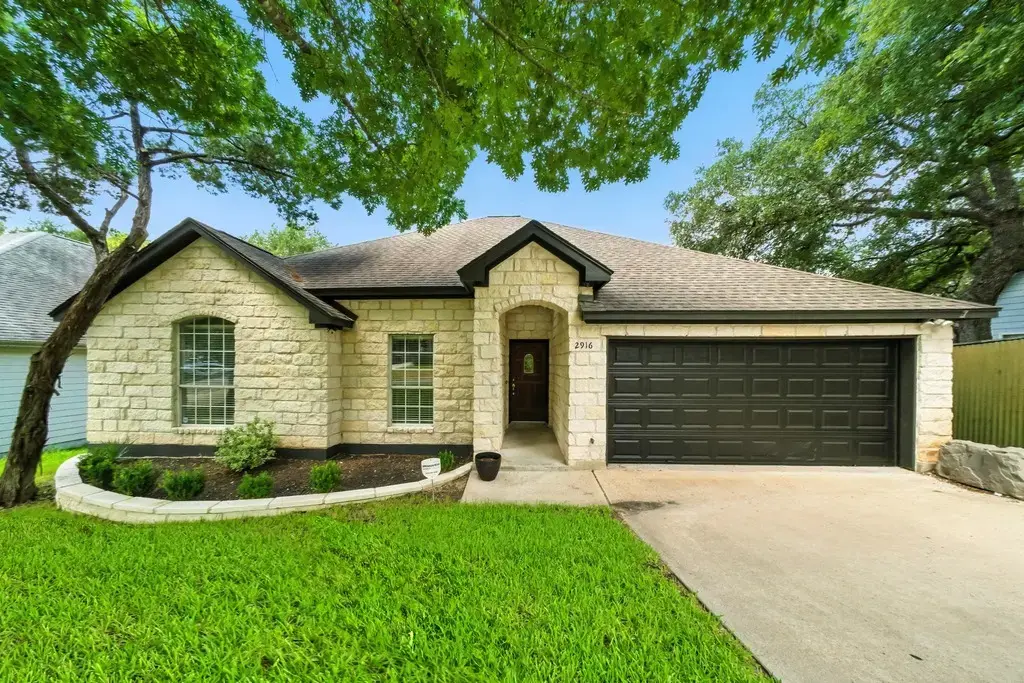 2916 Chisholm Trail, Austin