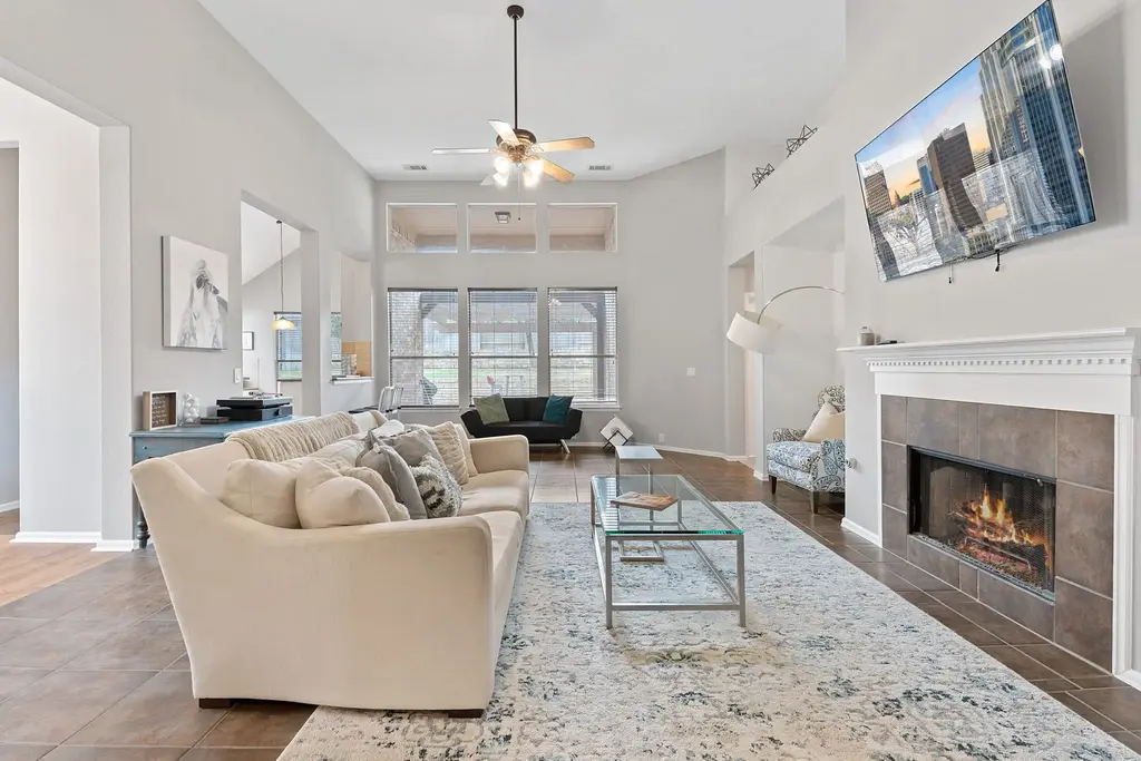 185 Mountain Laurel Way, Austin