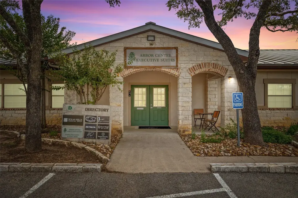 800 W Highway 290 Highway D-800, Dripping Springs