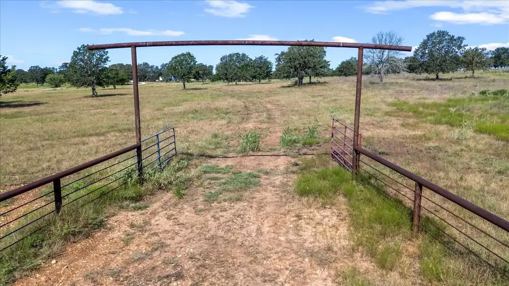 1038 League Line Road, Paige