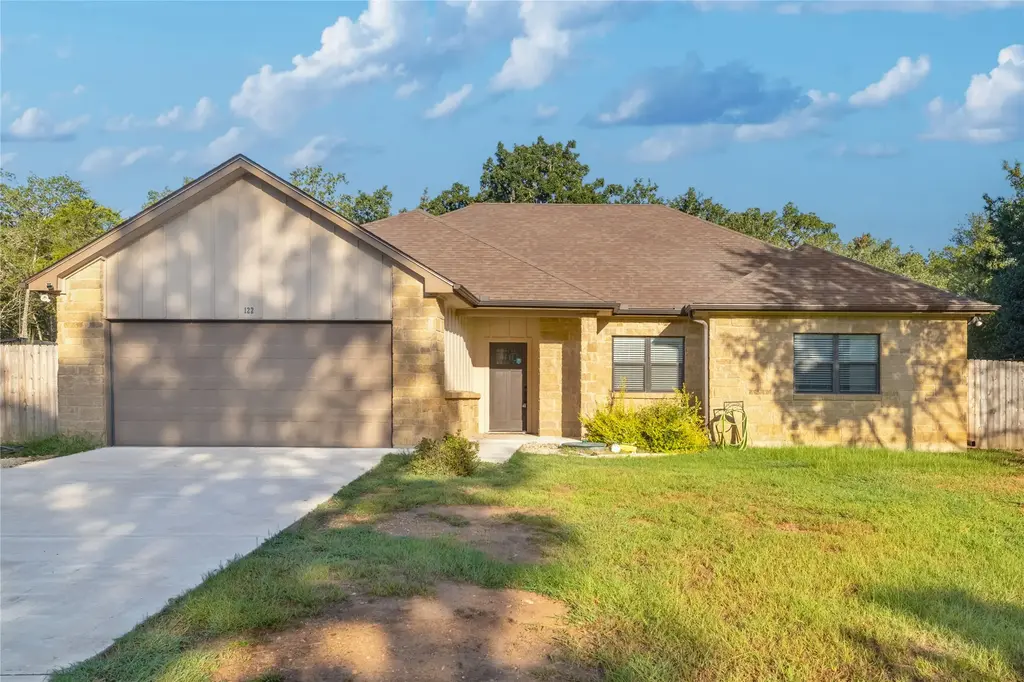 122 N Pohakea Drive, Bastrop