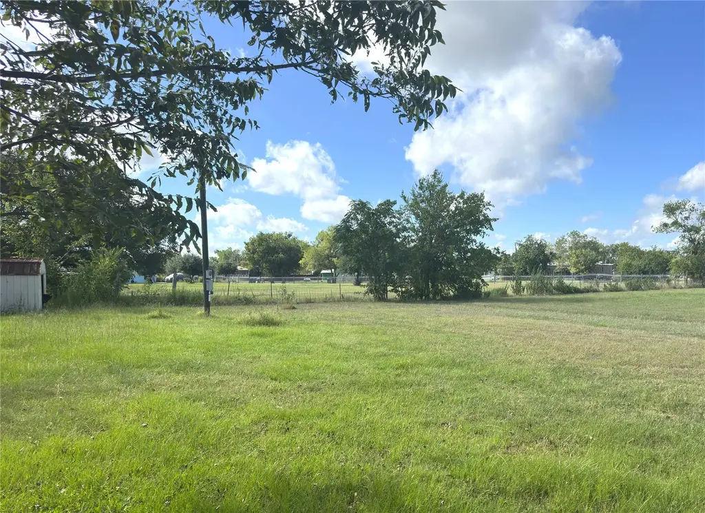 1112 Old Nails Creek Road, Giddings