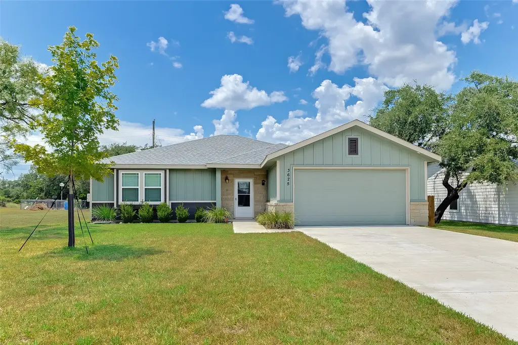 3625 Sagebrush Trail, Kingsland