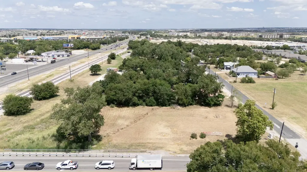 101 E South Street, Leander