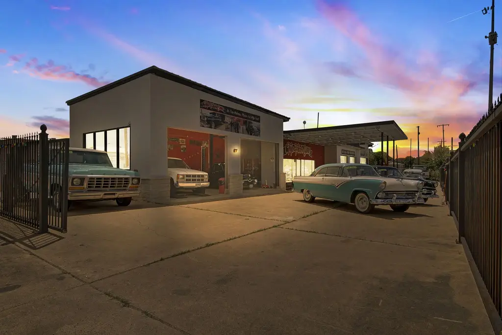 301 S Market Street, Brenham
