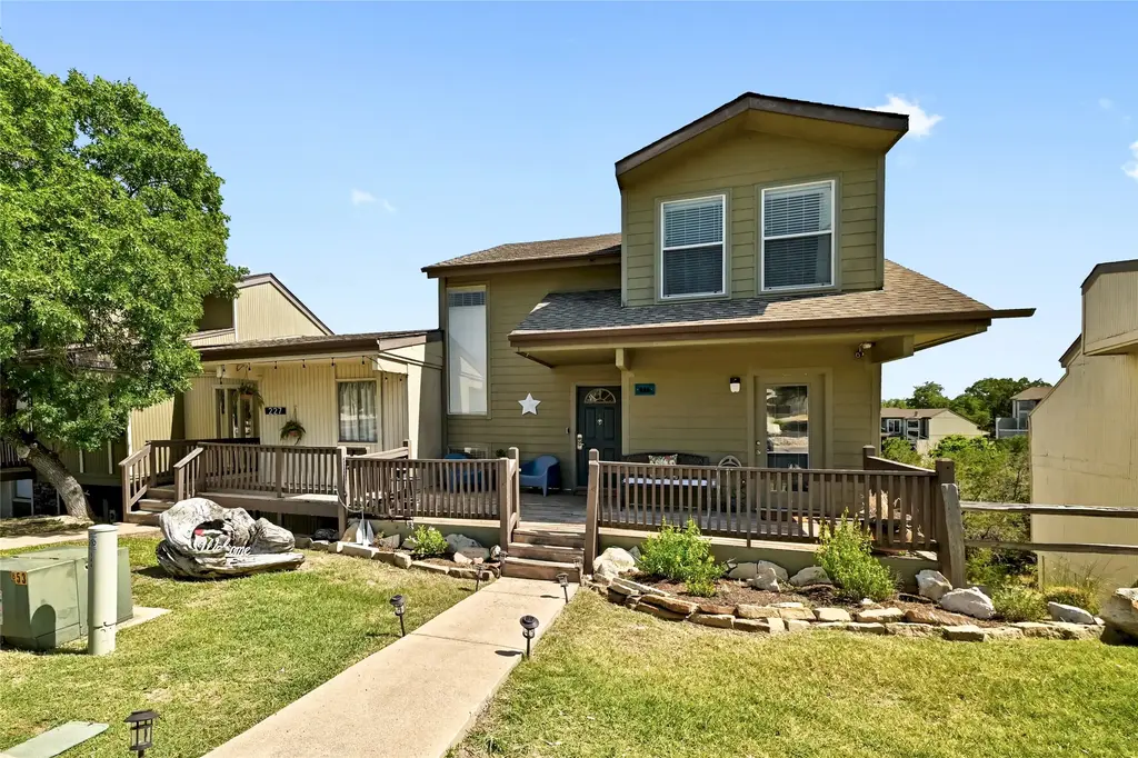 225 Comanche Lane, Point Venture