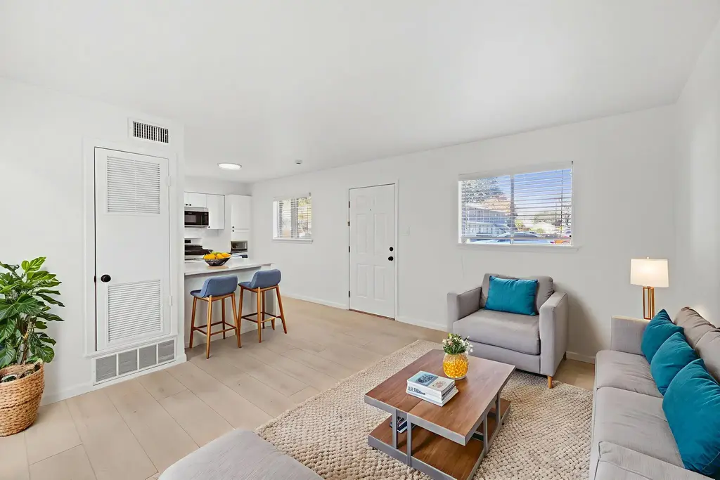 806 E 13th Street 108, Georgetown