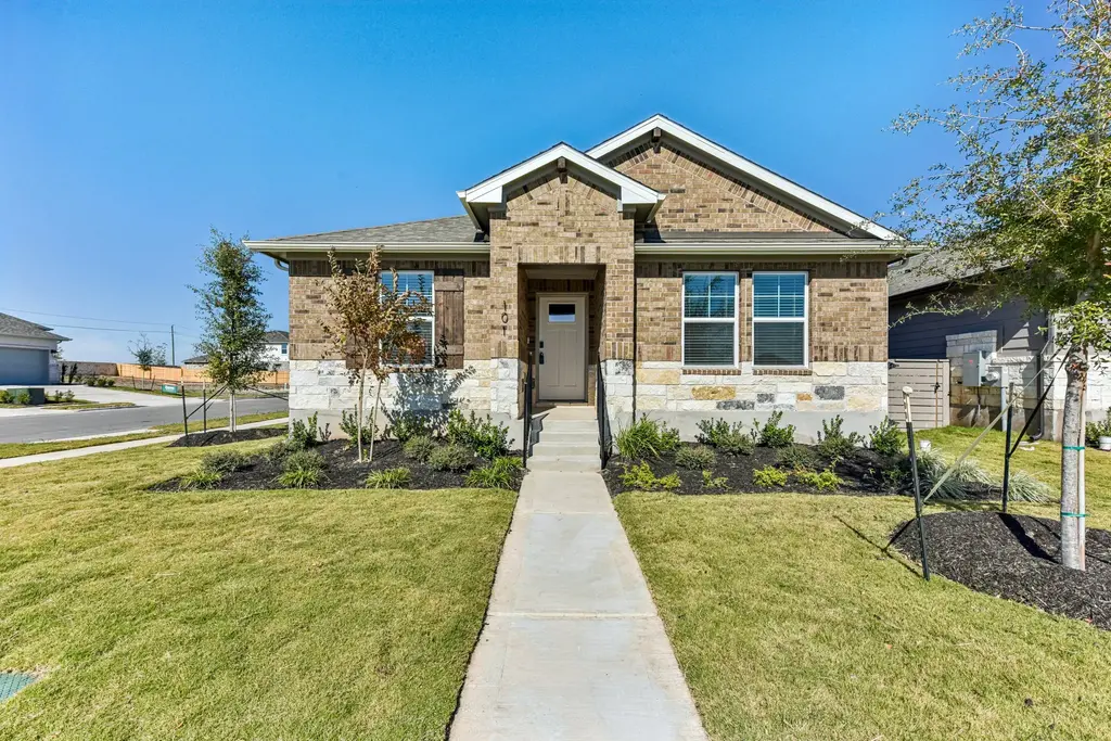 101 Rock Daisy Trail, Hutto