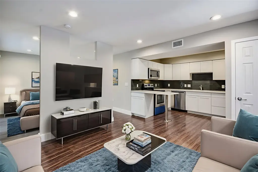 935 La Posada Drive 142, Austin