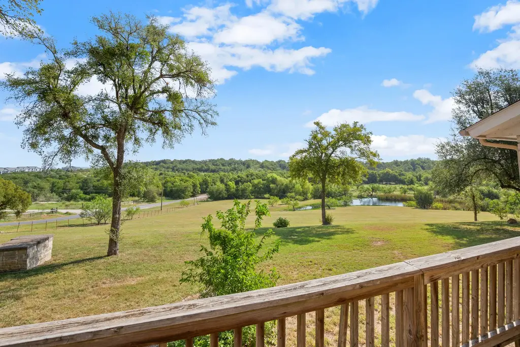 333 County Road 166, Georgetown