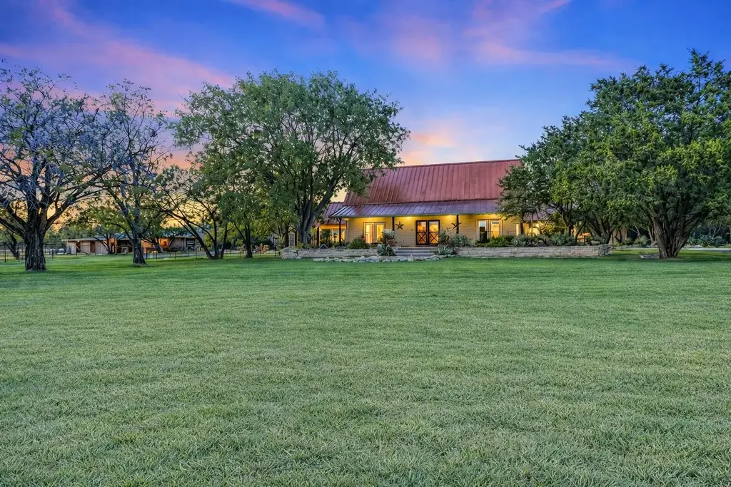 1005 County Road 414, Spicewood