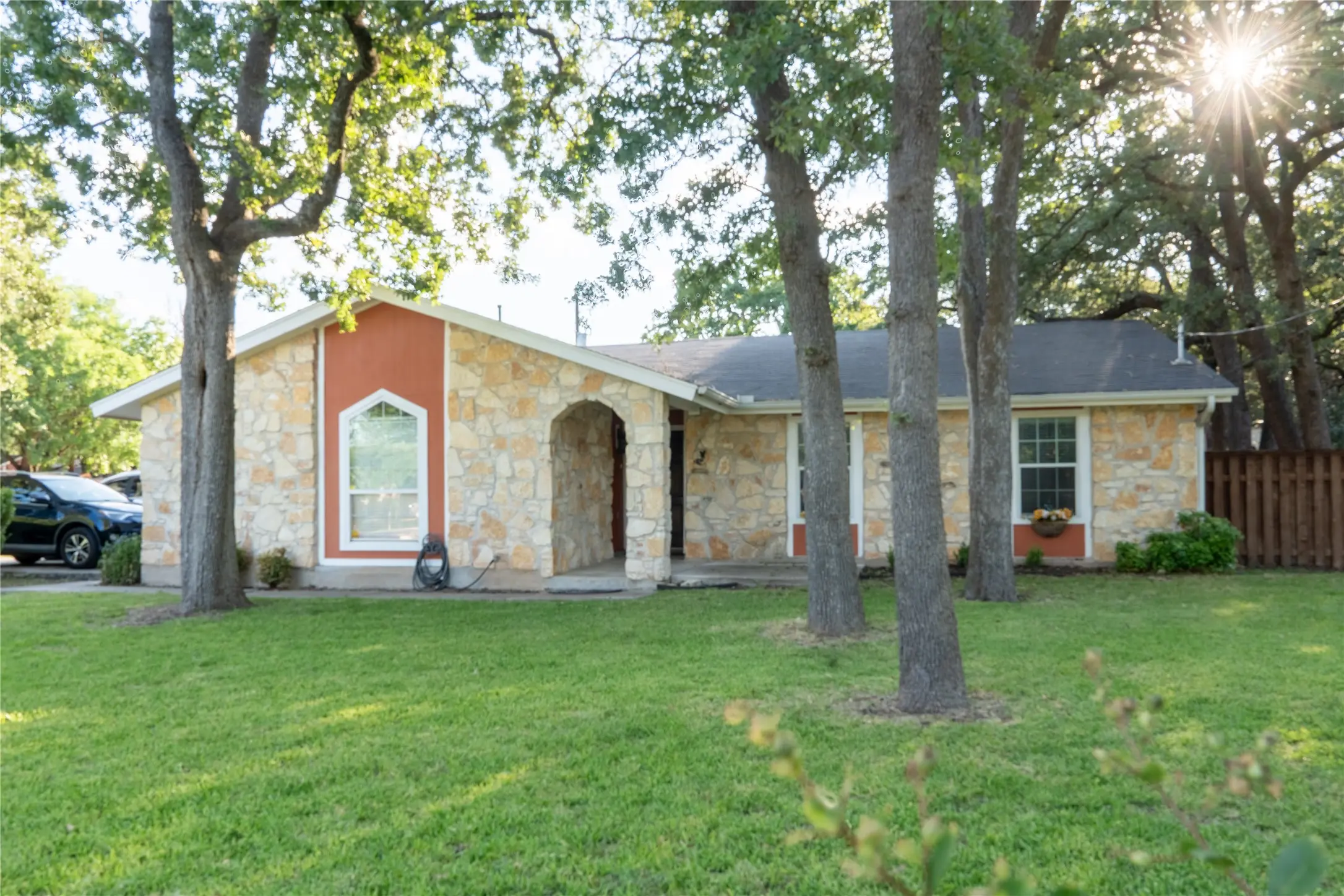 Photo of Listing #1832859