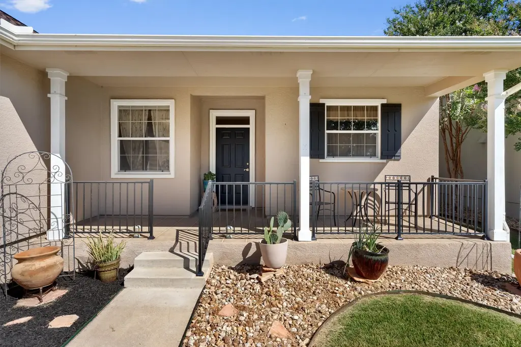 272 Red Poppy Trail, Georgetown