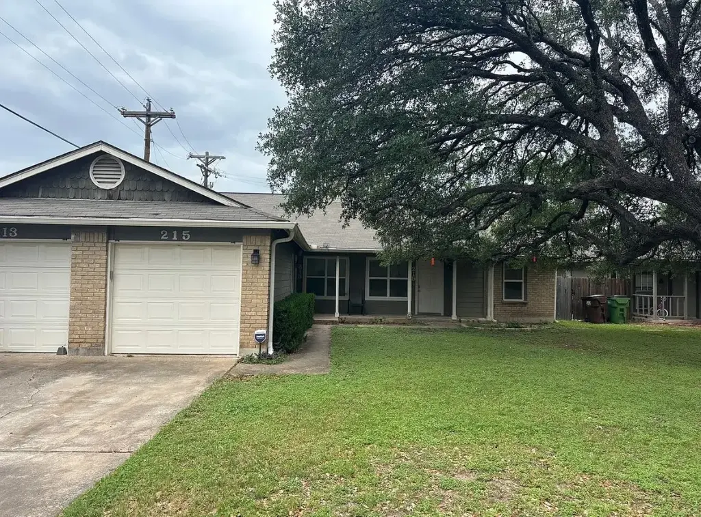 215 Greenlawn Boulevard, Round Rock