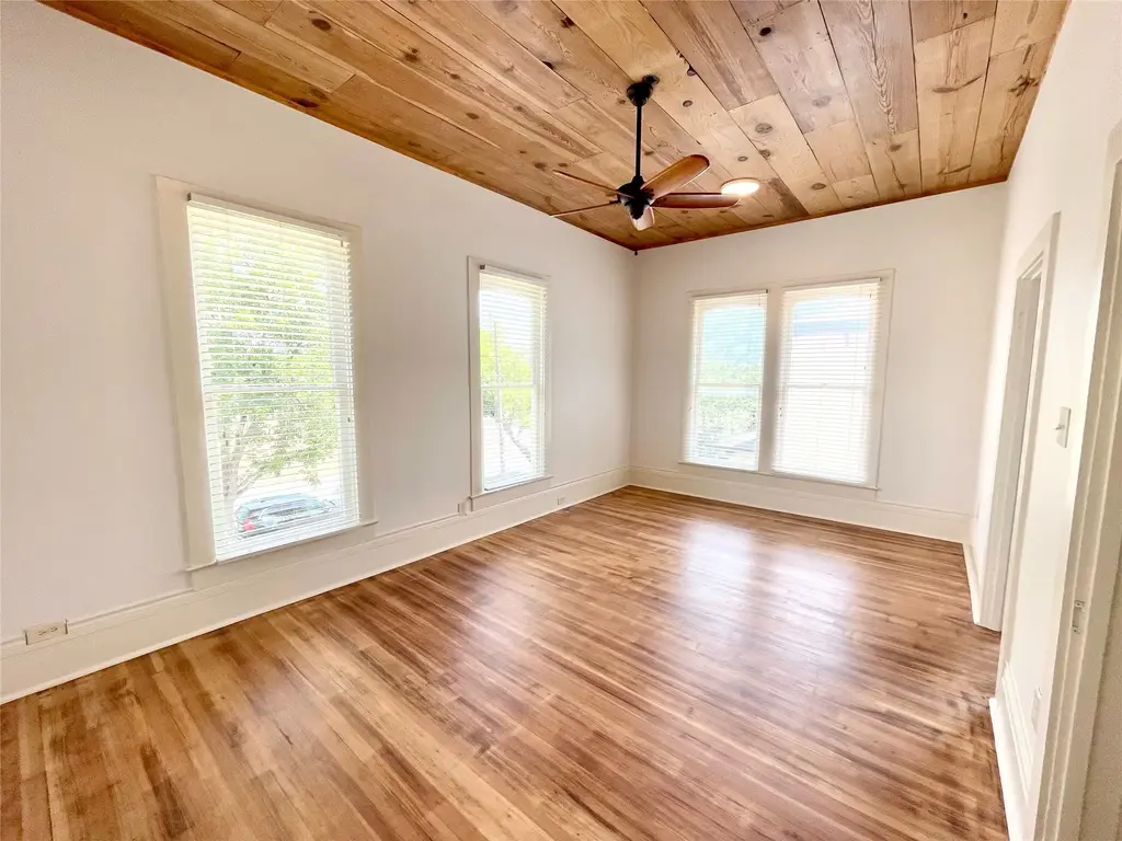 514 E University Avenue 4, Georgetown