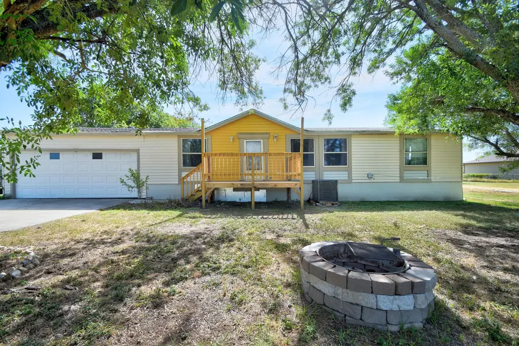 17398 Benton City Road, Von Ormy