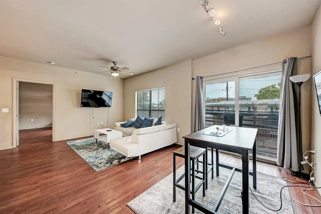 5117 N Lamar Boulevard 201, Austin