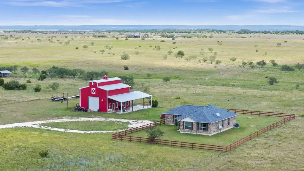 2158 County Road 2109, Lometa