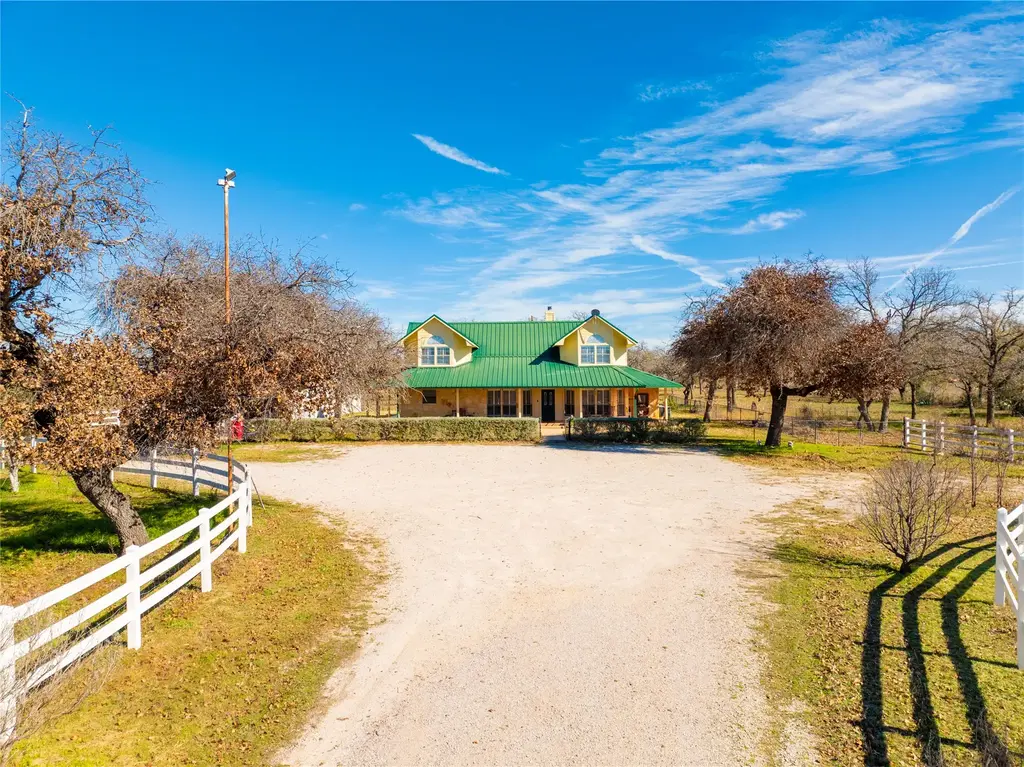 203 Oxbow Trail, Marble Falls
