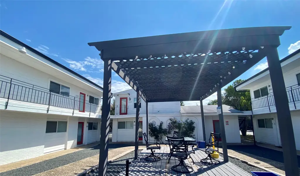 1313 E 52nd Street 202, Austin
