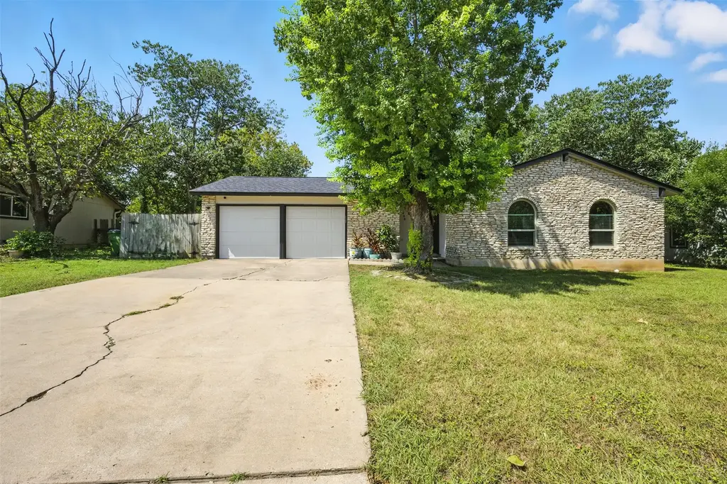 1400 Meadows Drive, Round Rock