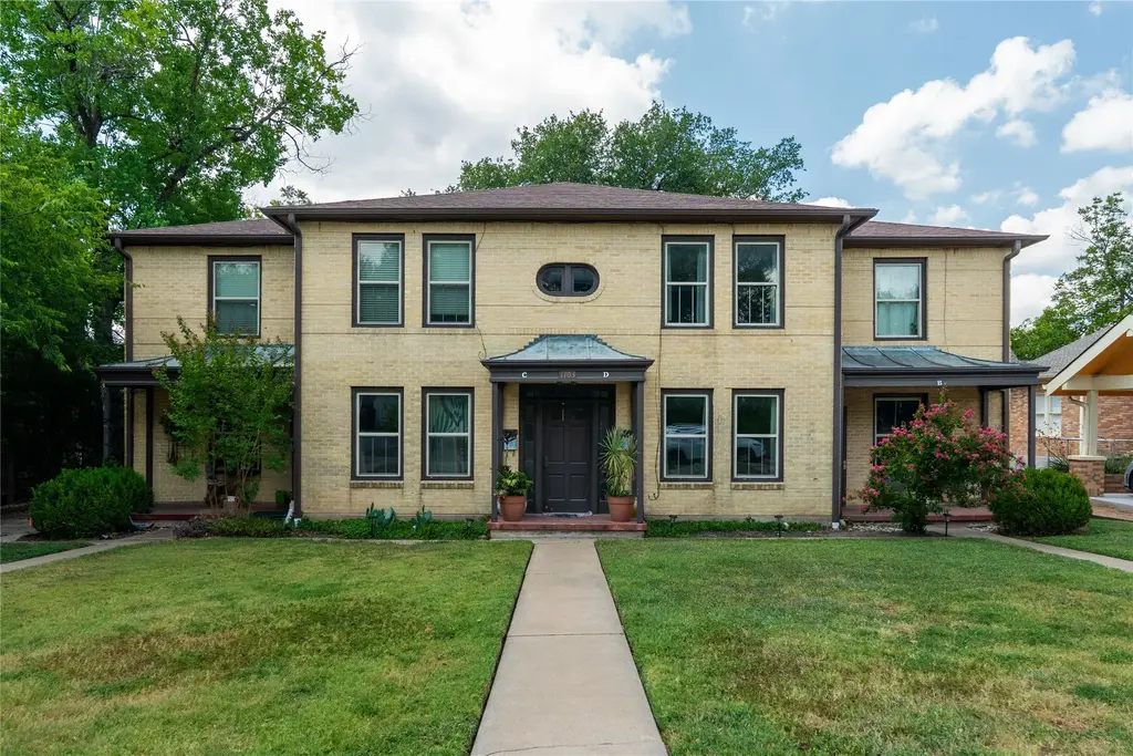 1703 Summit View, Austin
