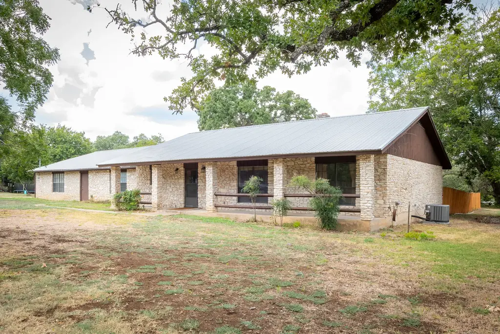 202 Canyon Wren Drive, Buda