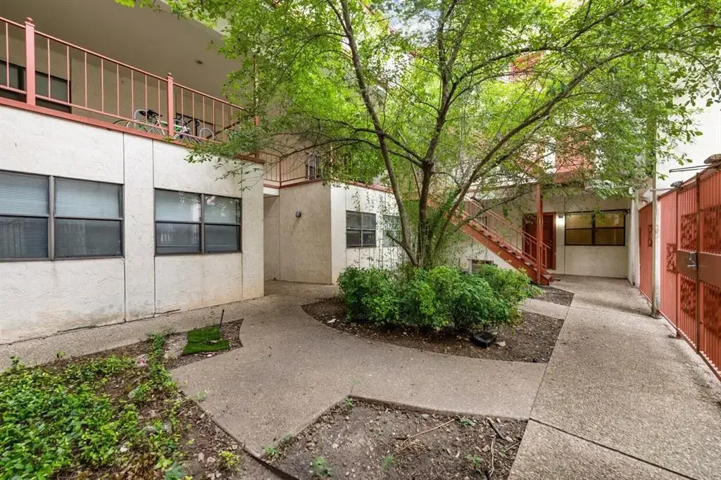 706 W 22nd Street 204, Austin