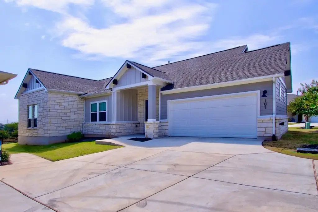 404 Eagle Drive 101, San Marcos