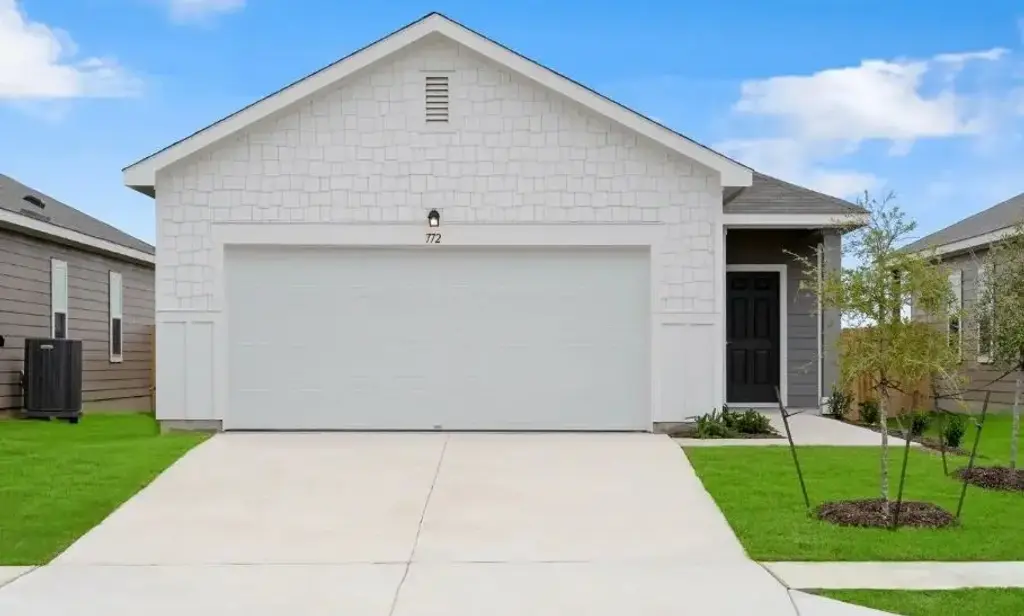 403 Cliff Drive, Maxwell
