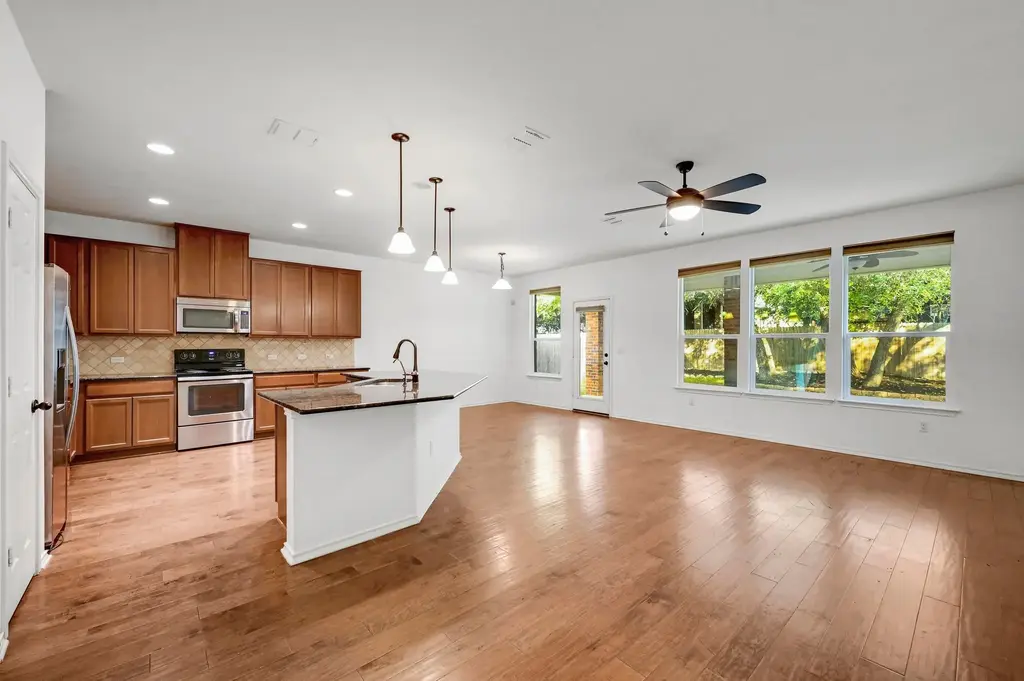 322 White Willow Drive, San Marcos
