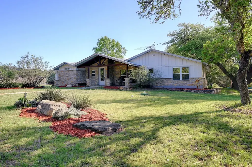 842 Cougar Drive, Canyon Lake