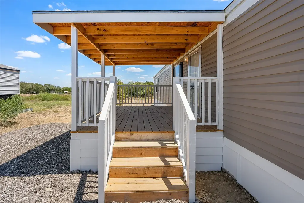 121 Sunflower Road, Dale