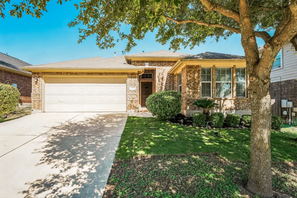 229 Wicker Park Way, Buda