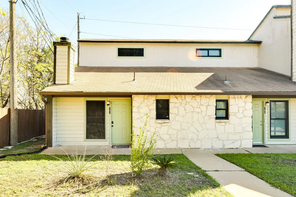 4307 1st Street S 101, Austin