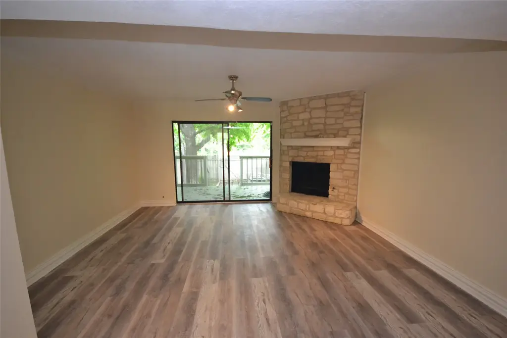 500 Hesters Crossing Road 205, Round Rock