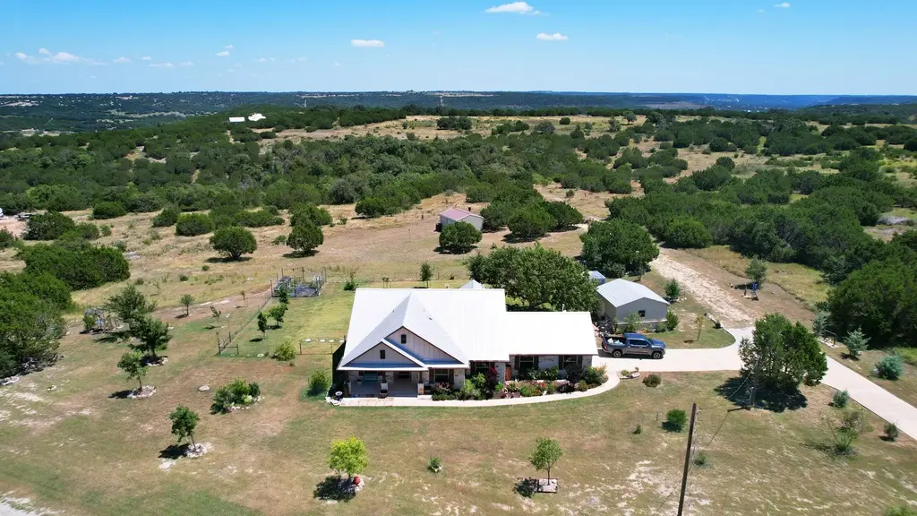 560 Saddle Ridge Drive, Bertram