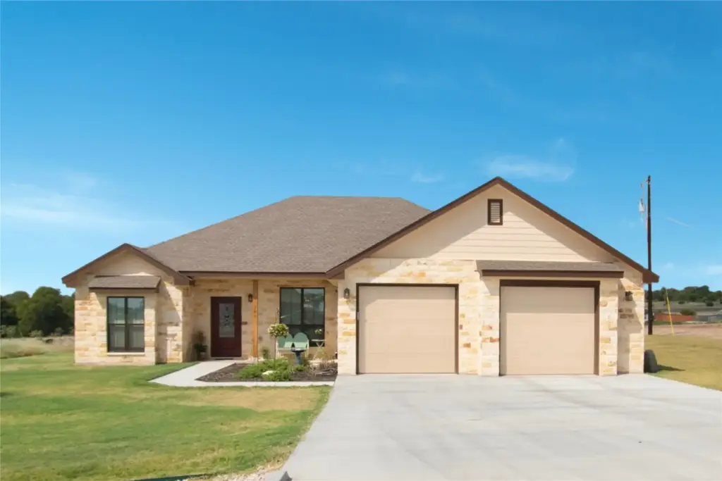101 Hillside Lane, Lampasas