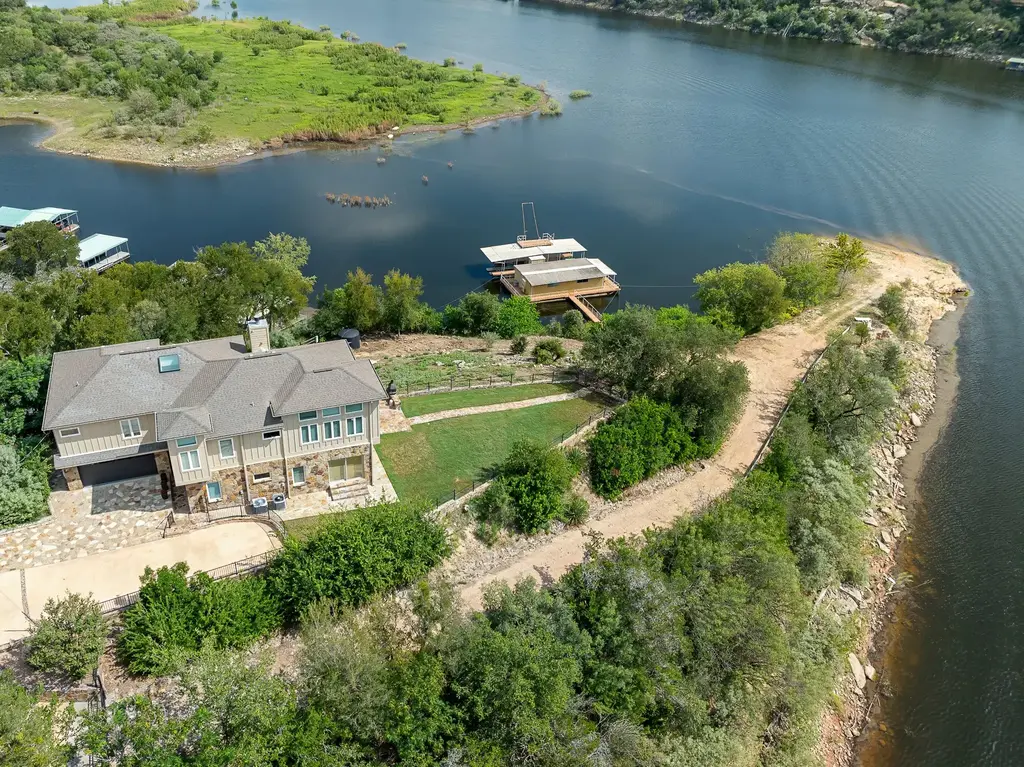 25300 Pedernales Point Drive, Spicewood