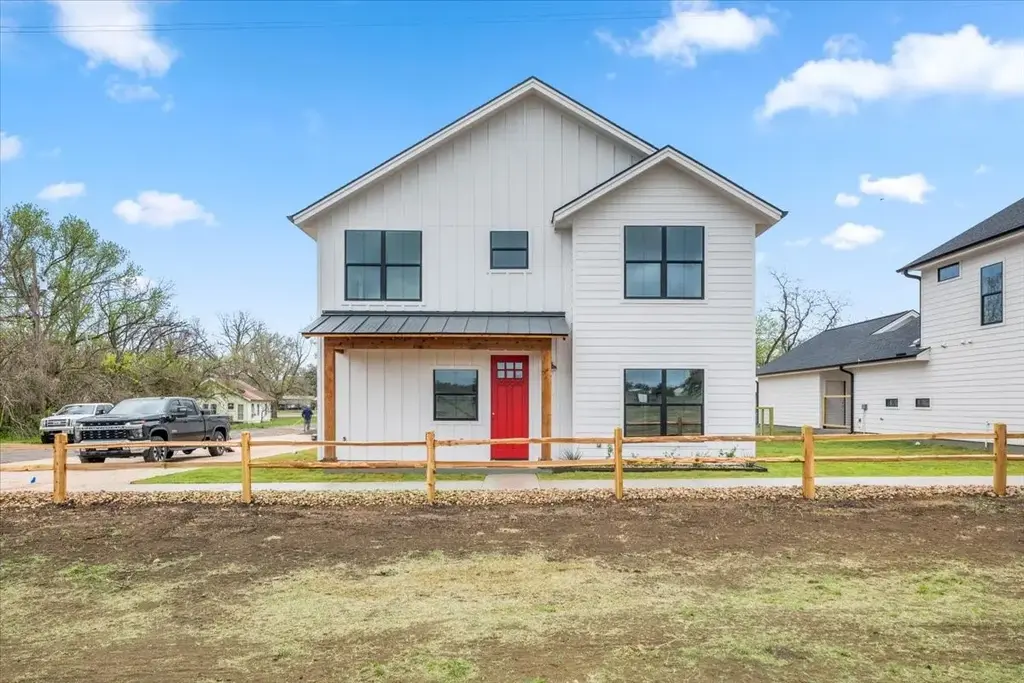 203 N Avenue J, Johnson City