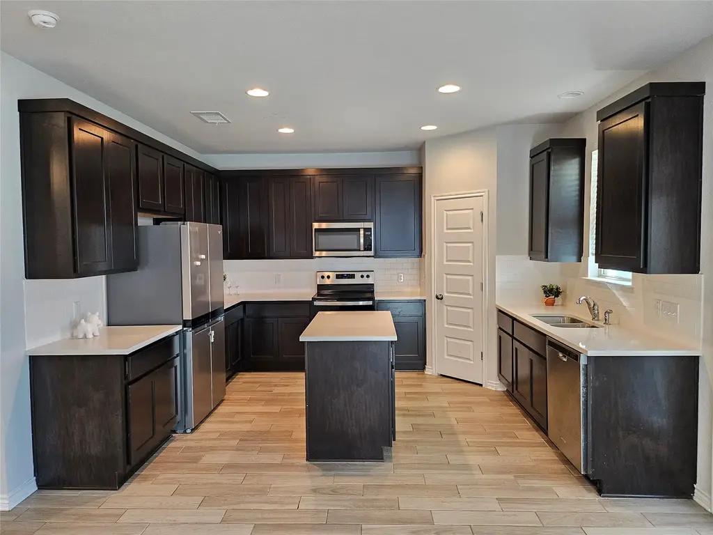 112 Batjac Alley, Jarrell