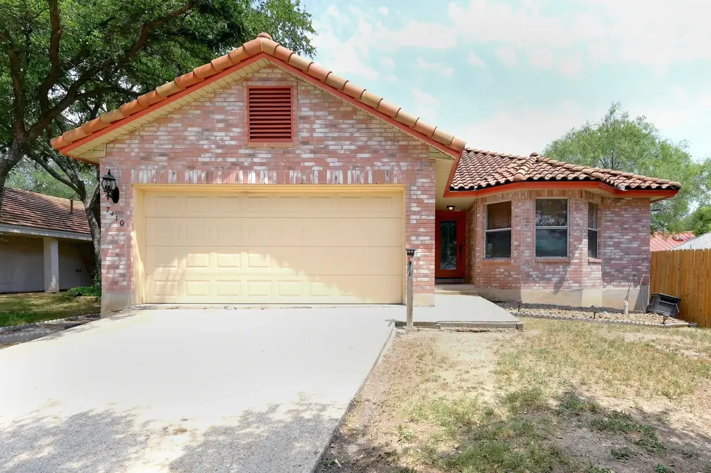 7410 Tom Watson Court, San Antonio