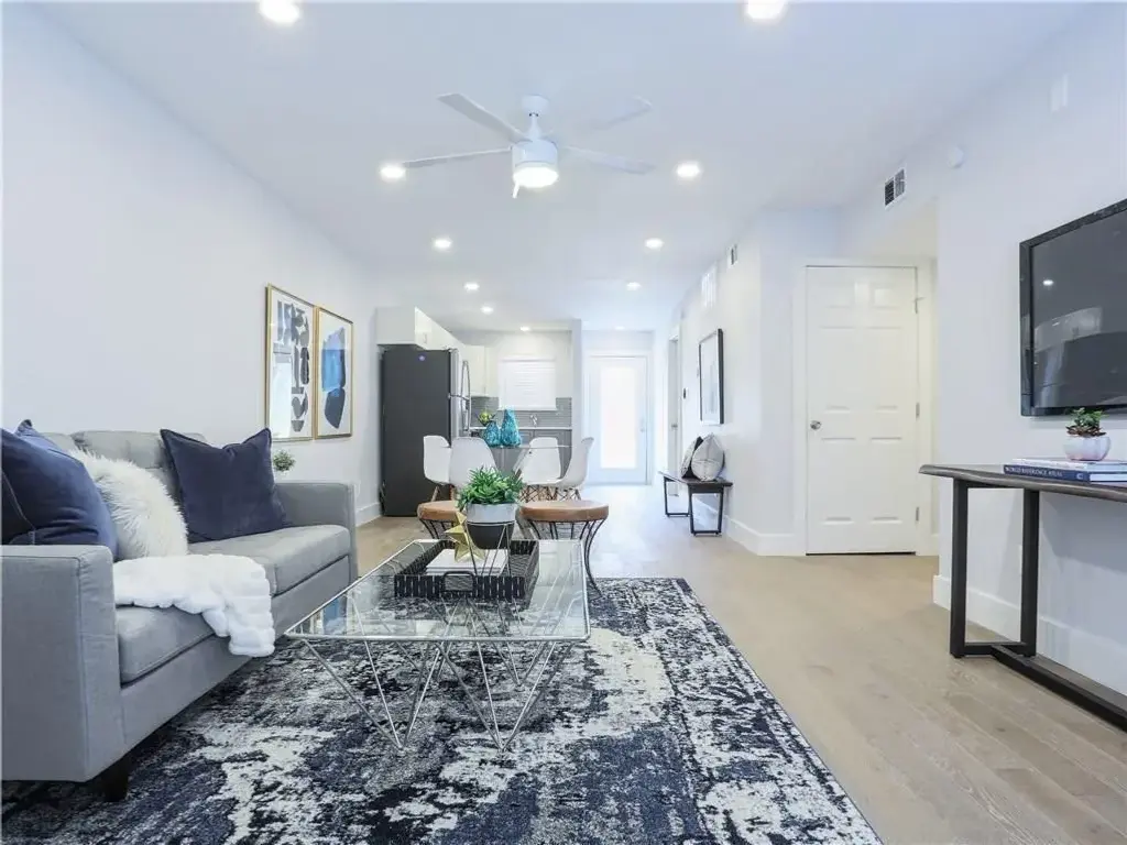 909 Reinli Street 217, Austin