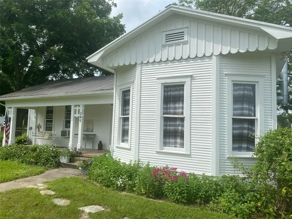 395 Centennial Street, Carmine