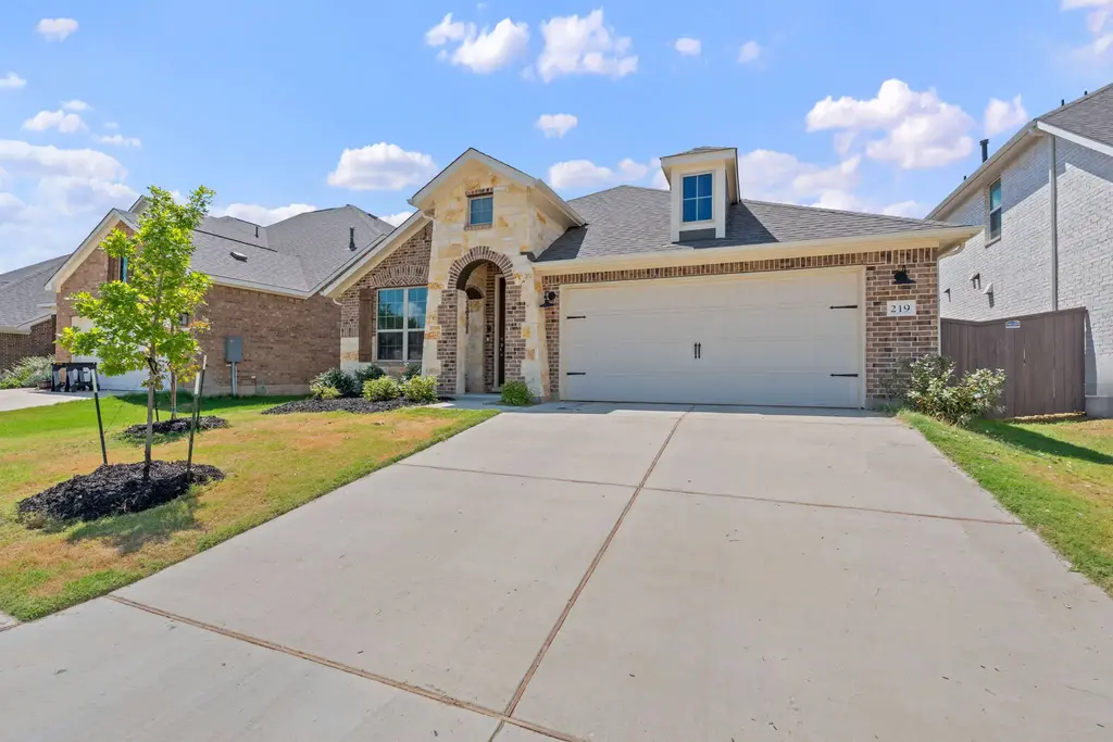 219 Golden Gate Lane, Kyle