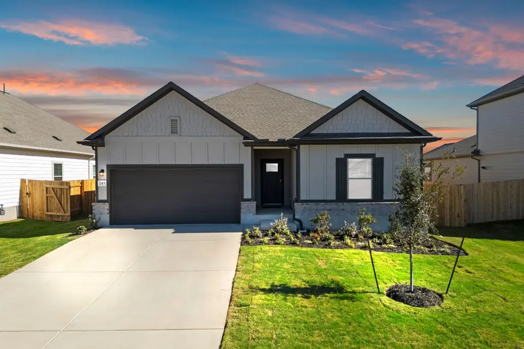 245 Red Tail Hawk Lane, Cedar Creek