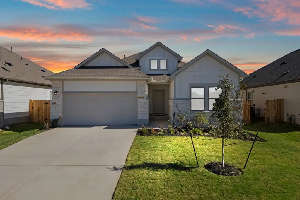 247 Red Tail Hawk Lane, Cedar Creek